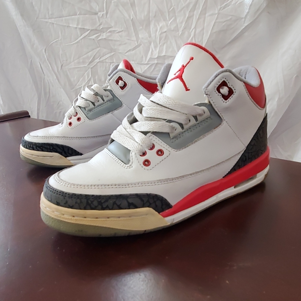 Jordan Shoes - Picture 2 of 4